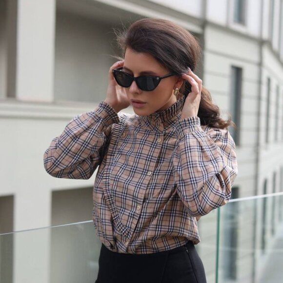 Gucci GG1815S 005 Cat Eye Sunglasses – Black/Grey Polarized - Picture 9 of 11